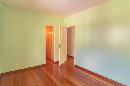 Casa à venda com 484m², 5 quartos e 6 vagasQuarto 7