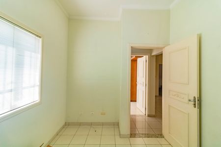 Casa à venda com 484m², 5 quartos e 6 vagasQuarto 2