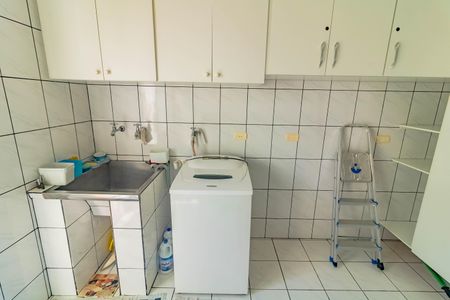 Casa à venda com 484m², 5 quartos e 6 vagasÁrea de Serviço