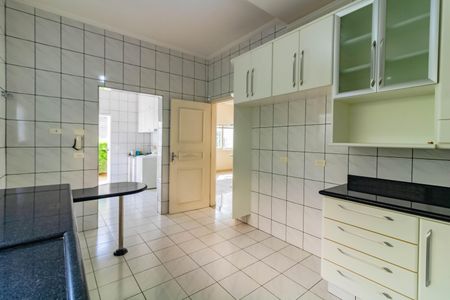 Casa à venda com 484m², 5 quartos e 6 vagasCozinha