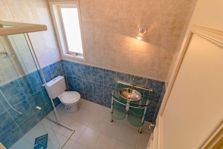 Casa à venda com 484m², 5 quartos e 6 vagasBanheiro Social