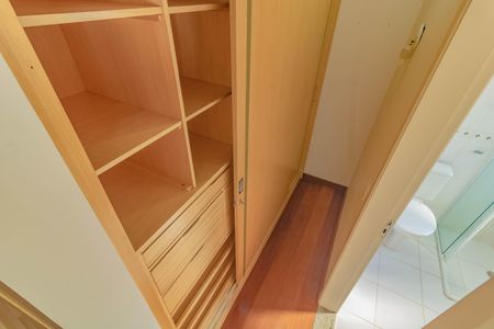 Casa à venda com 484m², 5 quartos e 6 vagasCloset do quarto 6