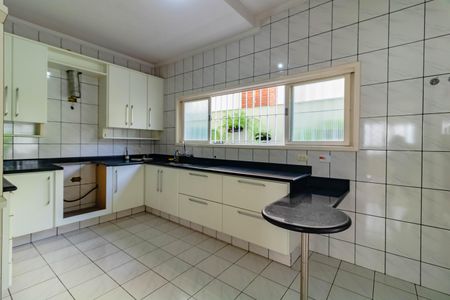 Casa à venda com 484m², 5 quartos e 6 vagasCozinha