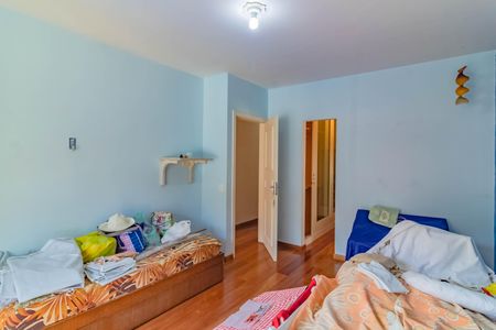 Casa à venda com 484m², 5 quartos e 6 vagasQuarto 4