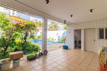 Casa à venda com 484m², 5 quartos e 6 vagasÁrea comum