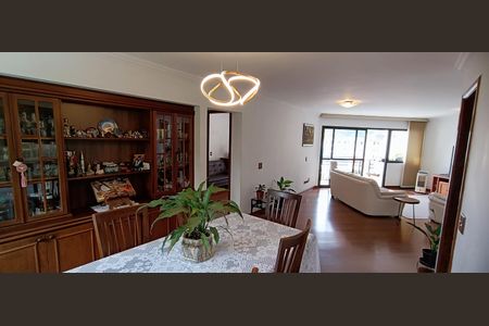 Apartamento à venda com 174m², 4 quartos e 2 vagas Apartamento à venda com 174m², 4 quartos e 2 vagasSala