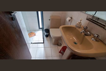 Apartamento à venda com 174m², 4 quartos e 2 vagas Apartamento à venda com 174m², 4 quartos e 2 vagasBanheiro 2