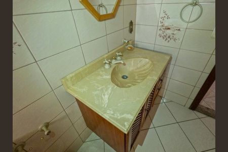 Casa à venda com 360m², 5 quartos e 2 vagasBanheiro 2