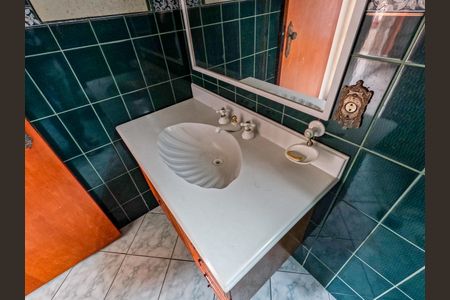 Casa à venda com 360m², 5 quartos e 2 vagasBanheiro