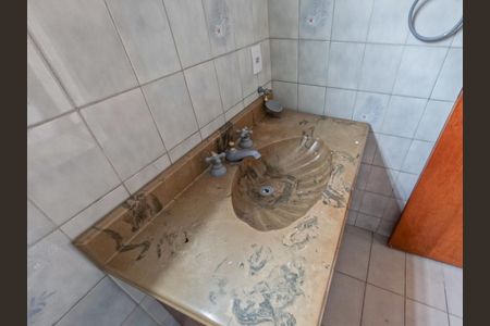 Casa à venda com 360m², 5 quartos e 2 vagasBanheiro 3