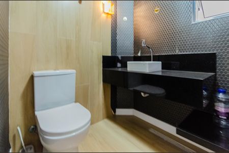 Casa para alugar com 230m², 2 quartos e 2 vagasBanheiro 1