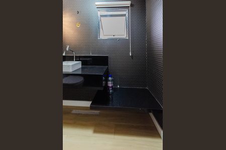 Casa para alugar com 230m², 2 quartos e 2 vagasBanheiro 1