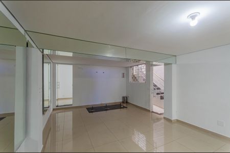 Casa para alugar com 230m², 2 quartos e 2 vagasCozinha