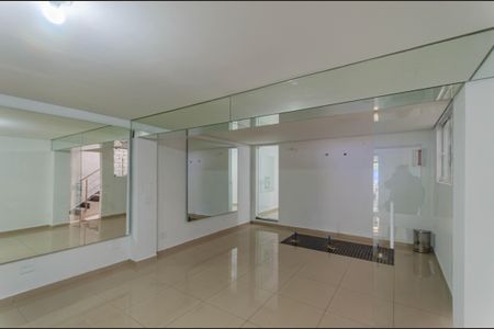 Casa para alugar com 230m², 2 quartos e 2 vagasCozinha