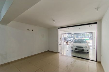 Casa para alugar com 230m², 2 quartos e 2 vagasSala