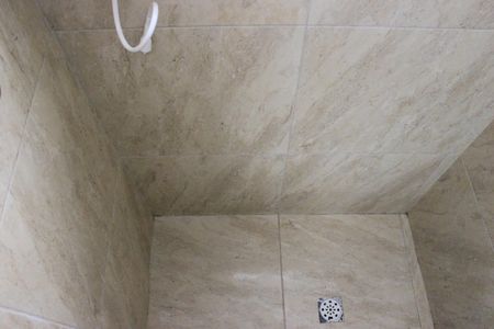 Casa para alugar com 79m², 2 quartos e sem vagaBanheiro social