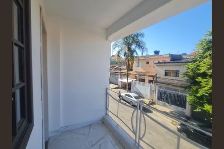 Casa para alugar com 79m², 2 quartos e sem vagaVaranda