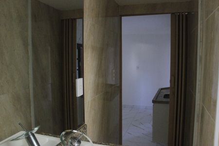 Casa para alugar com 79m², 2 quartos e sem vagaBanheiro social
