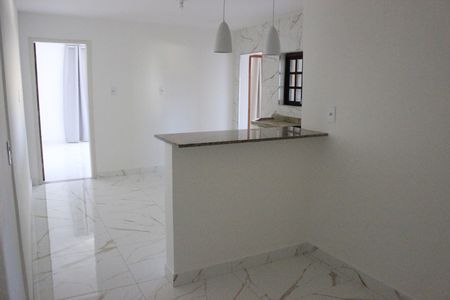 Casa para alugar com 79m², 2 quartos e sem vagaSala