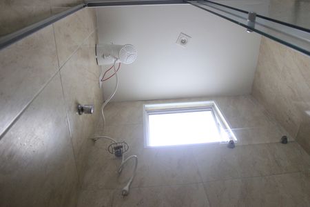 Casa para alugar com 79m², 2 quartos e sem vagaBanheiro social