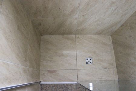 Casa para alugar com 79m², 2 quartos e sem vagaBanheiro social