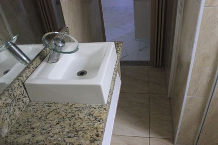 Casa para alugar com 79m², 2 quartos e sem vagaBanheiro social