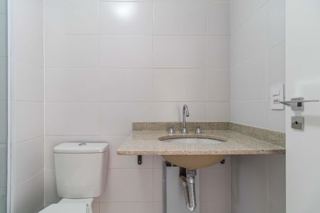 Studio para alugar com 26m², 0 quarto e sem vaga Studio para alugar com 26m², 0 quarto e sem vagaBanheiro