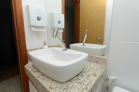 Apartamento à venda com 105m², 4 quartos e 2 vagas Apartamento à venda com 105m², 4 quartos e 2 vagasBanheiro Social