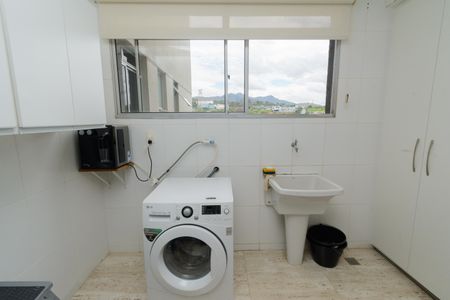 Apartamento à venda com 105m², 4 quartos e 2 vagas Apartamento à venda com 105m², 4 quartos e 2 vagasÁrea de Serviço
