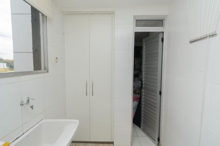 Apartamento à venda com 105m², 4 quartos e 2 vagas Apartamento à venda com 105m², 4 quartos e 2 vagasÁrea de Serviço