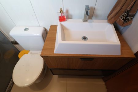 Casa à venda com 89m², 2 quartos e 2 vagasBanheiro da Suíte 2