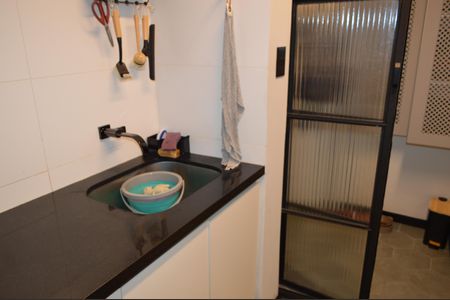 Apartamento à venda com 130m², 2 quartos e 1 vagaÁrea de Serviço