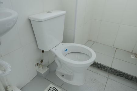 Apartamento à venda com 45m², 2 quartos e sem vaga Apartamento à venda com 45m², 2 quartos e sem vagaBanheiro