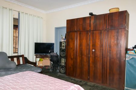 Casa à venda com 732m², 8 quartos e 8 vagasQuarto 3 - Casa 1