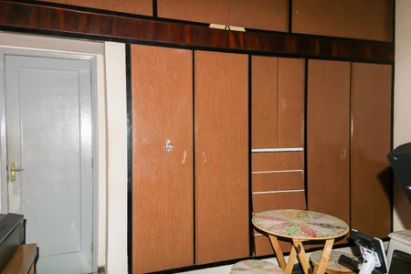 Casa à venda com 732m², 8 quartos e 8 vagasQuarto 2 - Casa 1