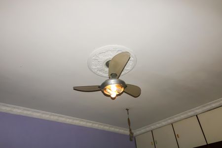 Casa à venda com 732m², 8 quartos e 8 vagasQuarto 4 - Casa 1