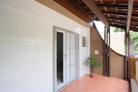 Casa à venda com 100m², 1 quarto e sem vagaVaranda