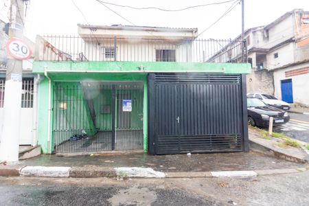 Casa à venda com 162m², 2 quartos e 2 vagasFachada