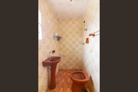 Casa à venda com 162m², 2 quartos e 2 vagasBanheiro 1