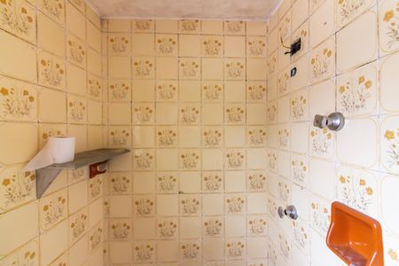 Casa à venda com 162m², 2 quartos e 2 vagasBanheiro 1