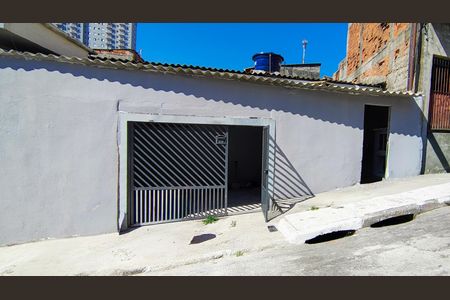 Casa para alugar com 50m², 1 quarto e 1 vaga Casa para alugar com 50m², 1 quarto e 1 vagaFachada