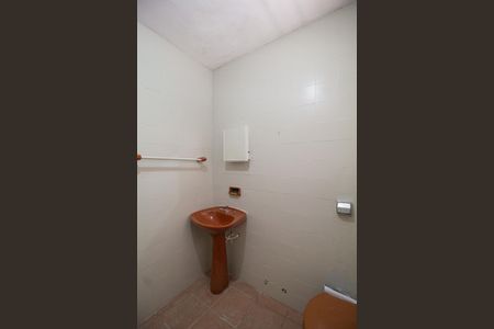 Banheiro de casa para alugar com 1 quarto, 50m² em Santo Antônio, Osasco
