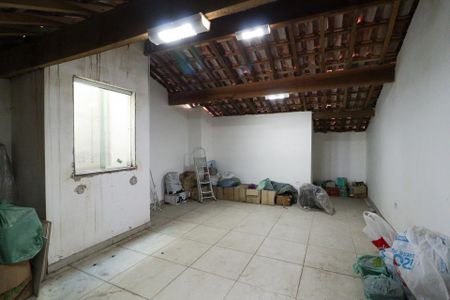 Casa à venda com 240m², 3 quartos e 4 vagasSotao