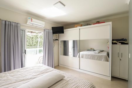 Casa à venda com 240m², 3 quartos e 4 vagasSuíte