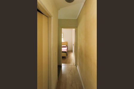 Casa de condomínio à venda com 66m², 2 quartos e 1 vagaCorredor