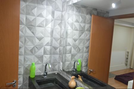 Apartamento à venda com 69m², 2 quartos e 1 vaga Apartamento à venda com 69m², 2 quartos e 1 vagaBanheiro da Suíte