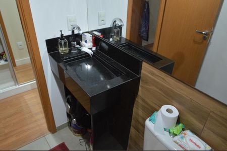 Apartamento à venda com 69m², 2 quartos e 1 vaga Apartamento à venda com 69m², 2 quartos e 1 vagaBanheiro