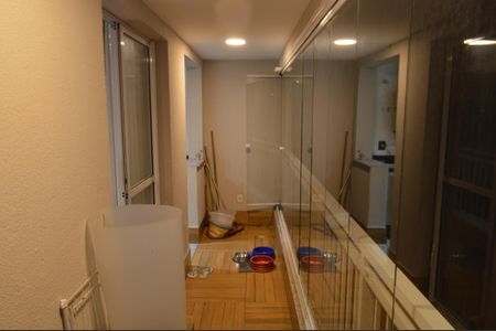 Apartamento à venda com 69m², 2 quartos e 1 vaga Apartamento à venda com 69m², 2 quartos e 1 vagaVaranda
