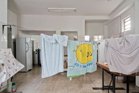 Casa à venda com 204m², 2 quartos e 2 vagasEdícula