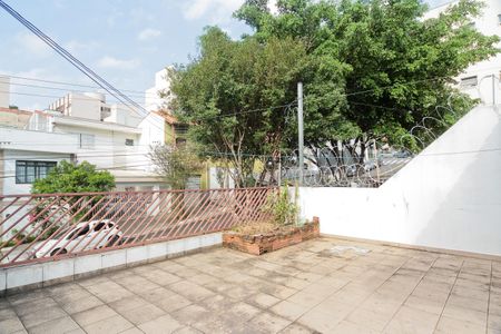 Casa à venda com 204m², 2 quartos e 2 vagasQuintal